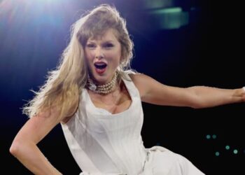 Taylor Swift Fans Drag TMZ for Threatening to Release Wedding Guest List