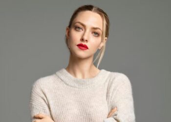 Amanda Seyfried Nearly Played Joni Mitchell in a Biopic — and Learned to Play an Entire Album