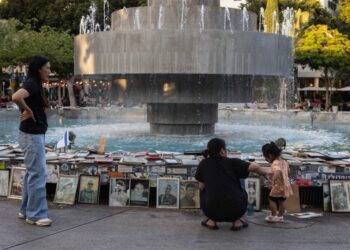 Amid years of war, these Israelis are still pushing for peace