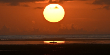What Is a ‘Sunset Clause’? The Dating Trend That Could Save You Months of Heartbreak.