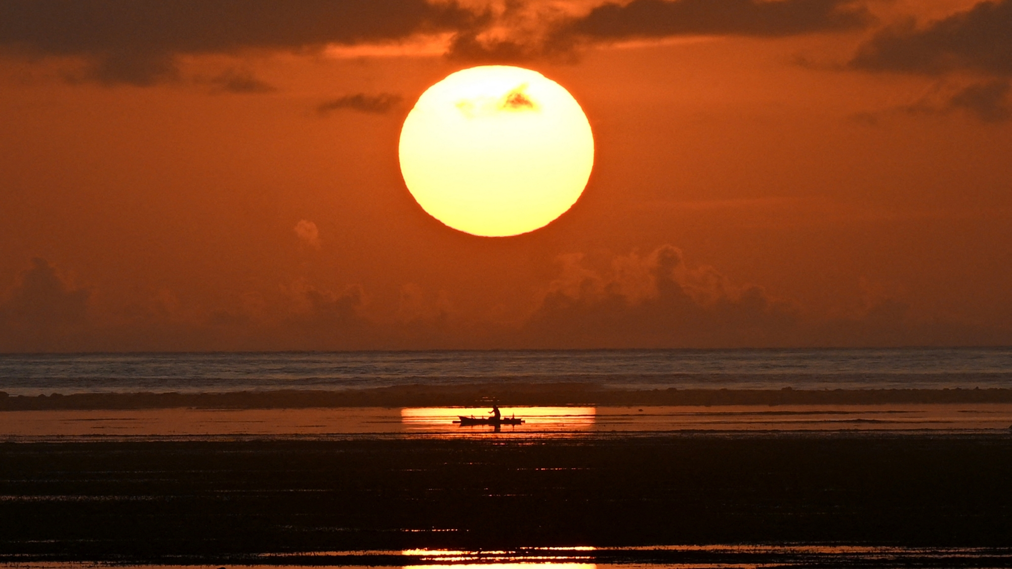 What Is a ‘Sunset Clause’? The Dating Trend That Could Save You Months of Heartbreak.