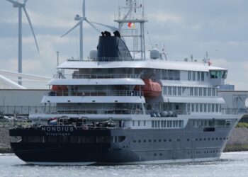 Hantavirus cruise passenger says she’s being forced to quarantine in Nebraska