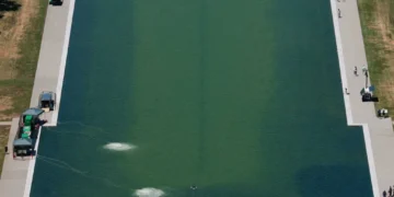 Trump admin frantically scrambling to clean up murky Reflecting Pool: report