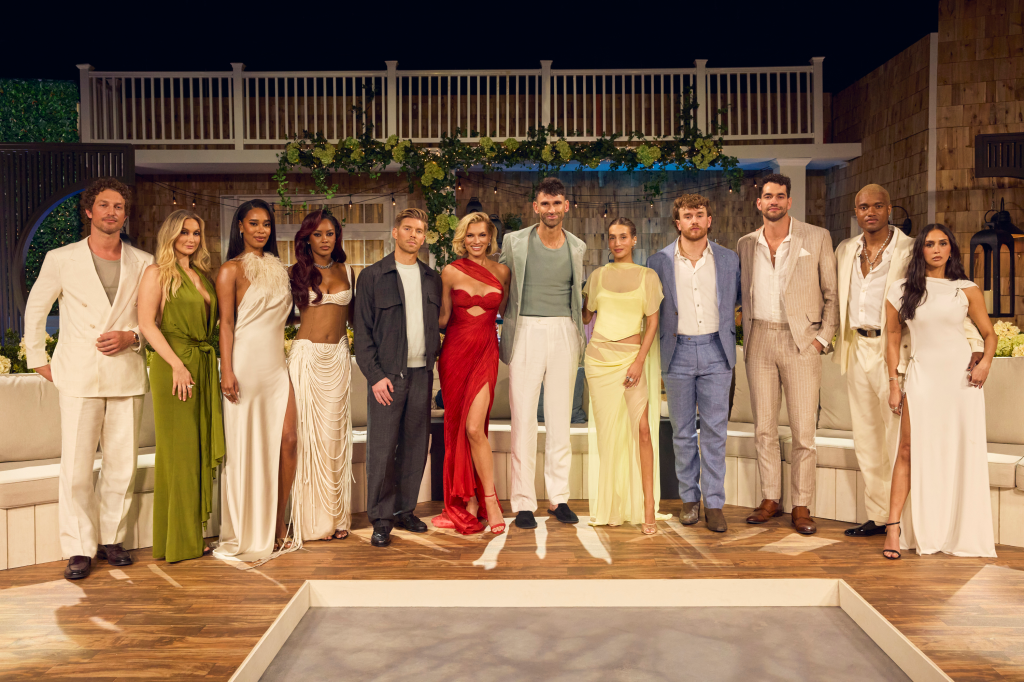 Group portrait of the cast of Summer House Season 10.