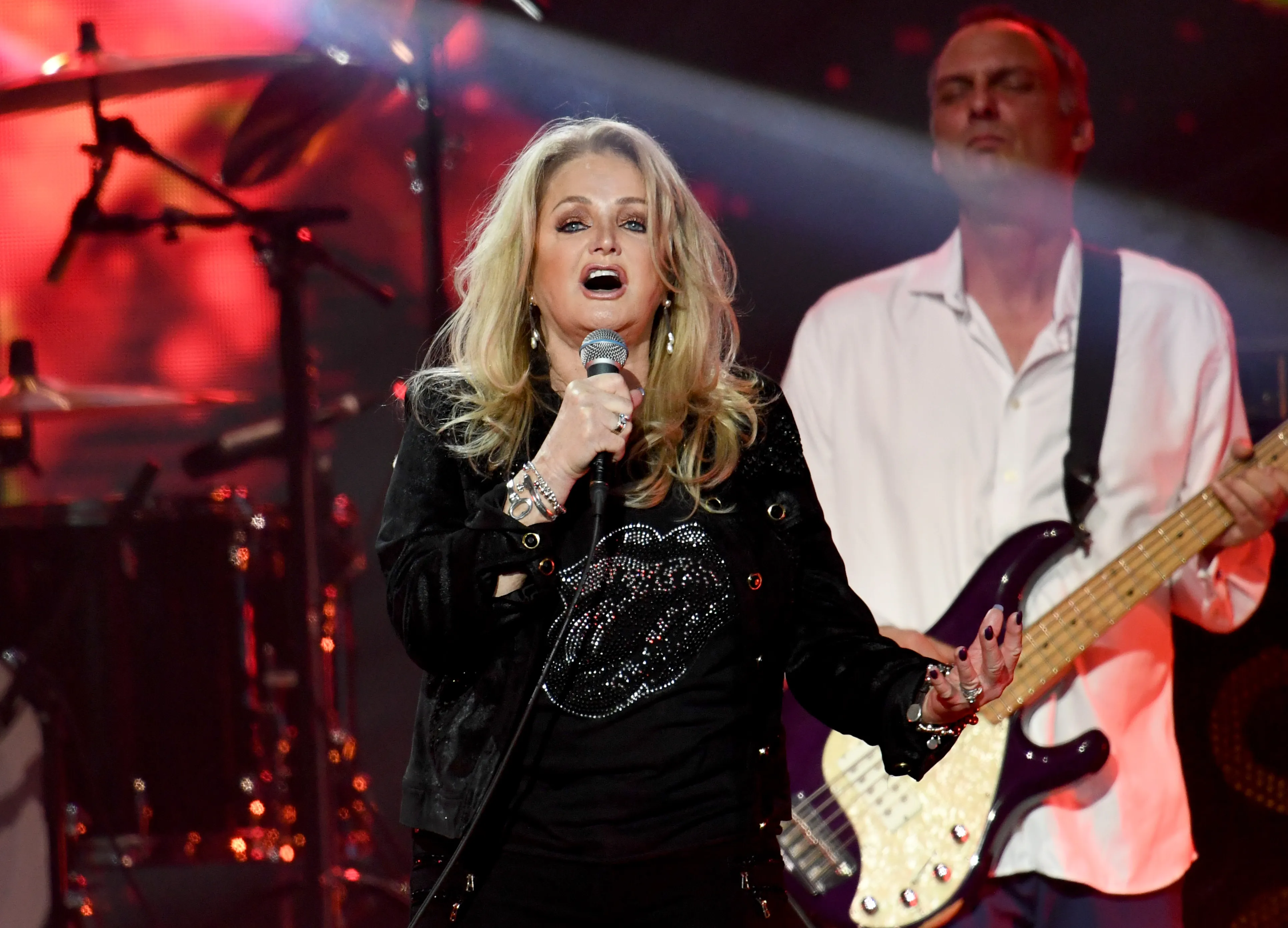 Bonnie Tyler.