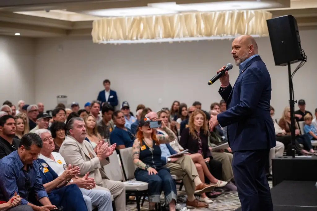 Steve Hilton speaking at a campaign event in Santa Monica.