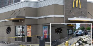 Car plows through NYC McDonald’s — then driver immediately flees the scene