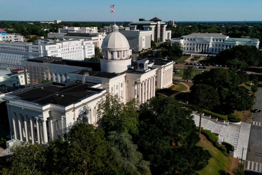 Supreme Court greenlights Alabama’s GOP-friendly redistricting effort after granting emergency appeal