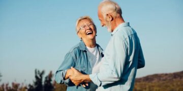 Dear Abby: My sister is having an affair with a wealthy older man — and her husband knows about it