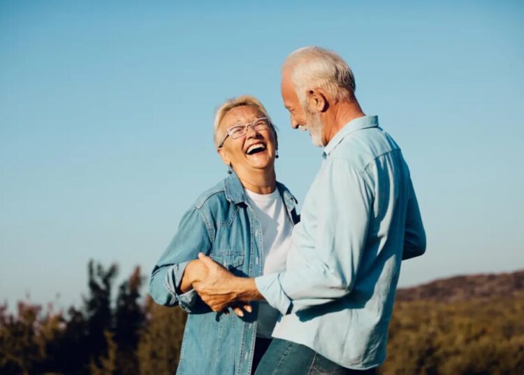 Dear Abby: My sister is having an affair with a wealthy older man — and her husband knows about it