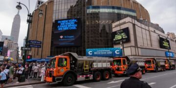 Concertgoer, 51, falls to his death during Goose show at Madison Square Garden: police