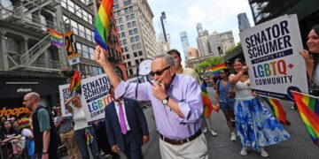 Sen. Chuck Schumer mercilessly booed at NYC Pride Parade