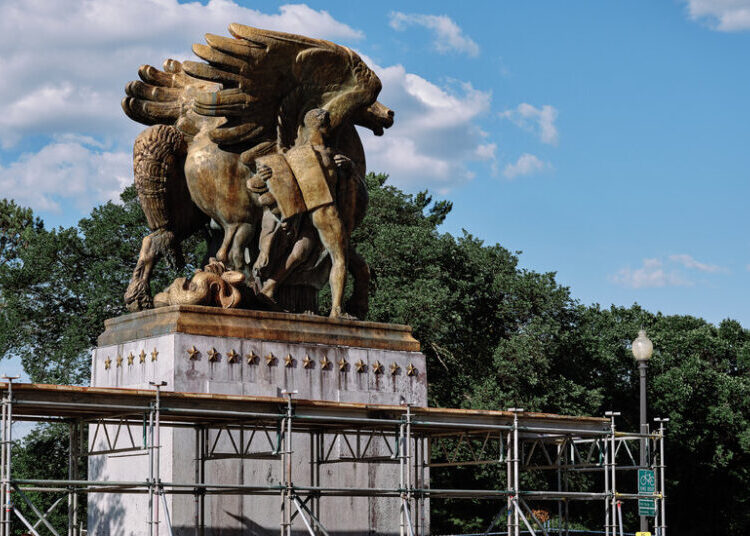 Park Service Awards No-Bid Contract to Cover Bridge Statues in Gold