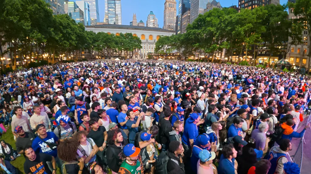 Diehard Knicks fanatics were unphased by their team’s Game 3 loss against the Spurs Monday night and are confident the orange and blue will clinch the NBA Finals.