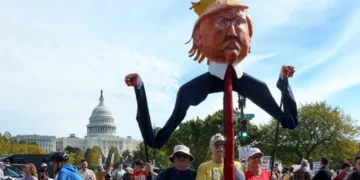 The bizarre plaudits fawning Republicans offered Trump on White House return: new book