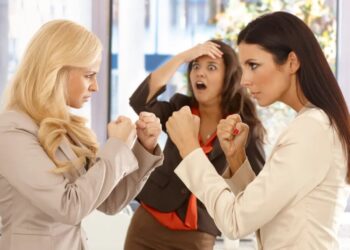 Dear Abby: My toxic coworker drains the life out of everyone in the office