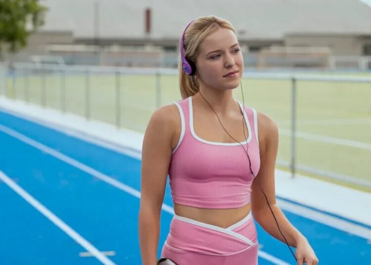 ‘Elle’ Review: Amazon’s Dull ‘Legally Blonde’ Prequel Series Is Awkward and Forced