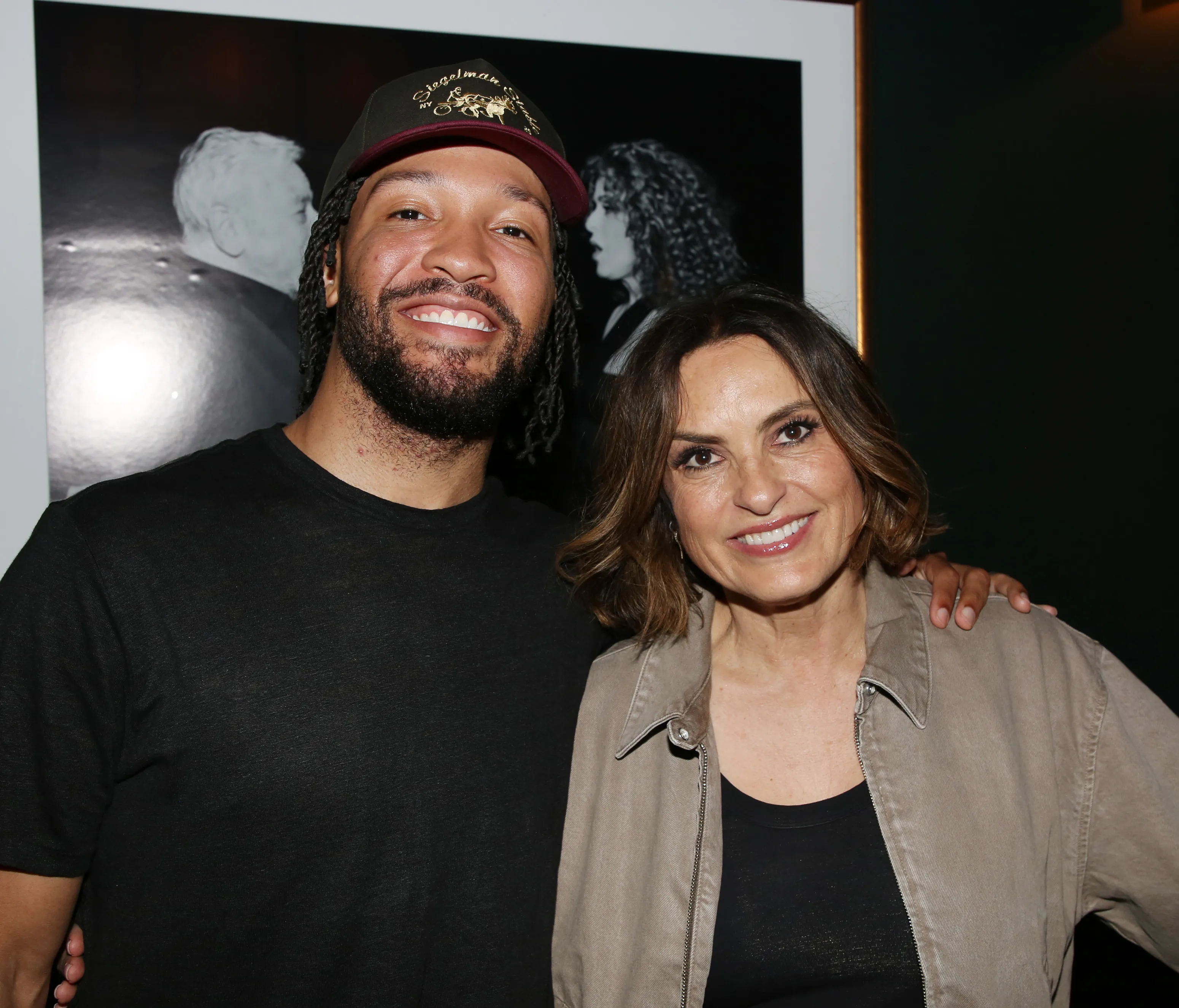 Jalen Brunson and Mariska Hargitay pose backstage at 