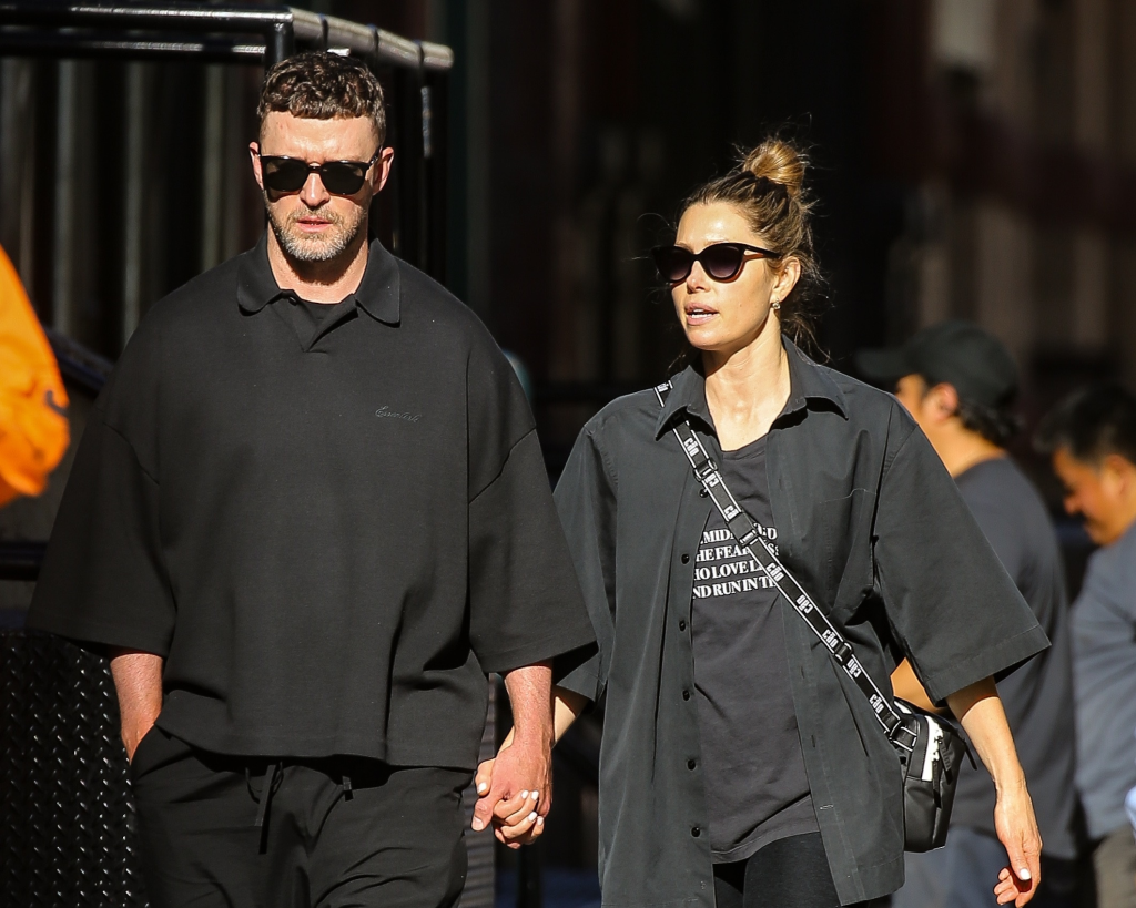 Justin Timberlake and Jessica Biel holding hands while walking in NYC.