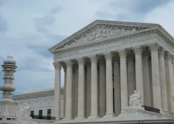 Experts warns the Supreme Court no longer has a moderating force