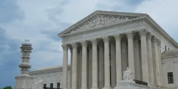 Experts warns the Supreme Court no longer has a moderating force