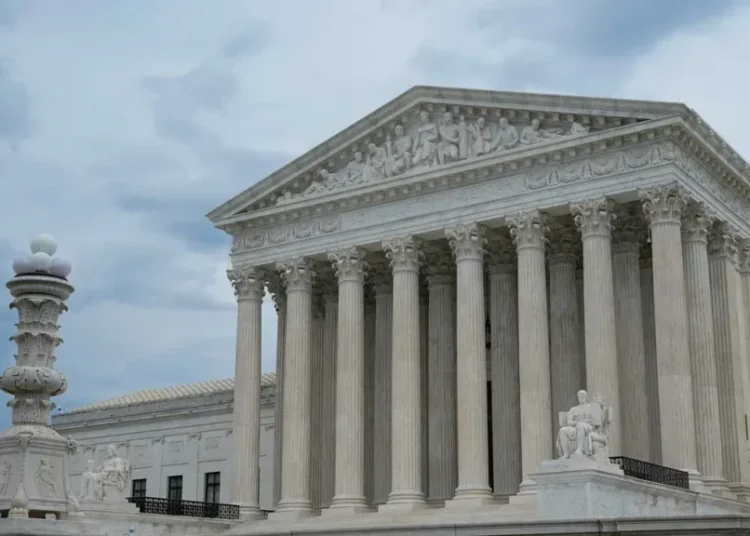 Experts warns the Supreme Court no longer has a moderating force