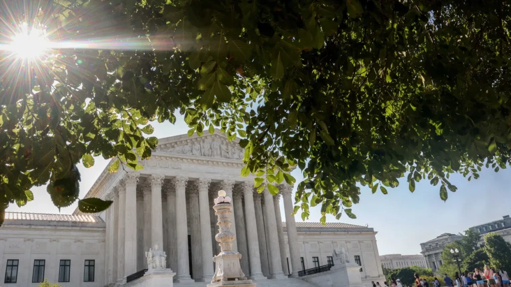 Trump and the Supreme Court face an unprecedented clash: expert