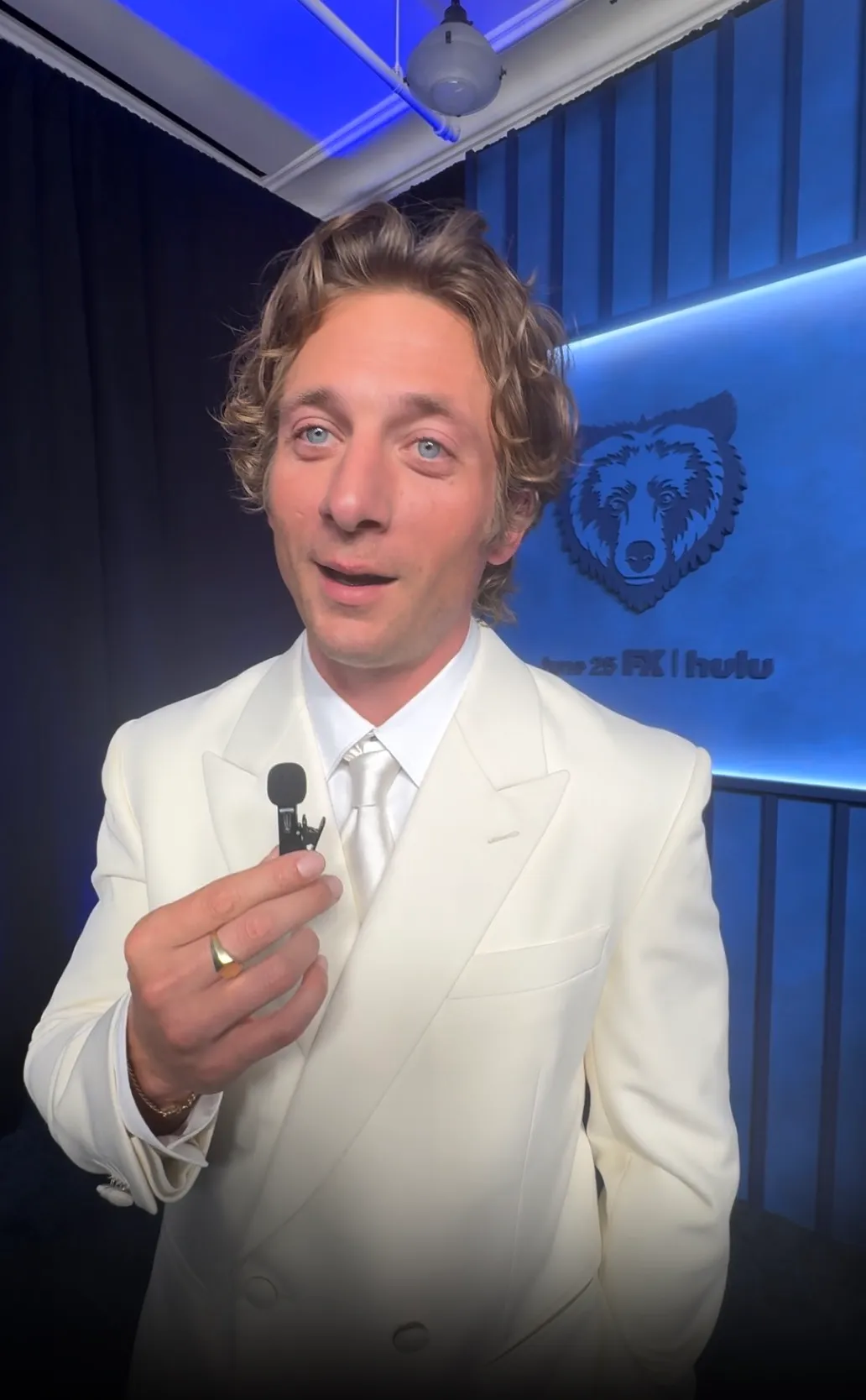 Jeremy Allen White.