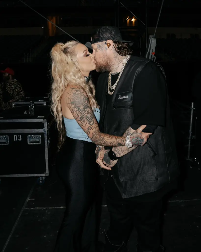 Bunnie XO and Jelly Roll kissing.