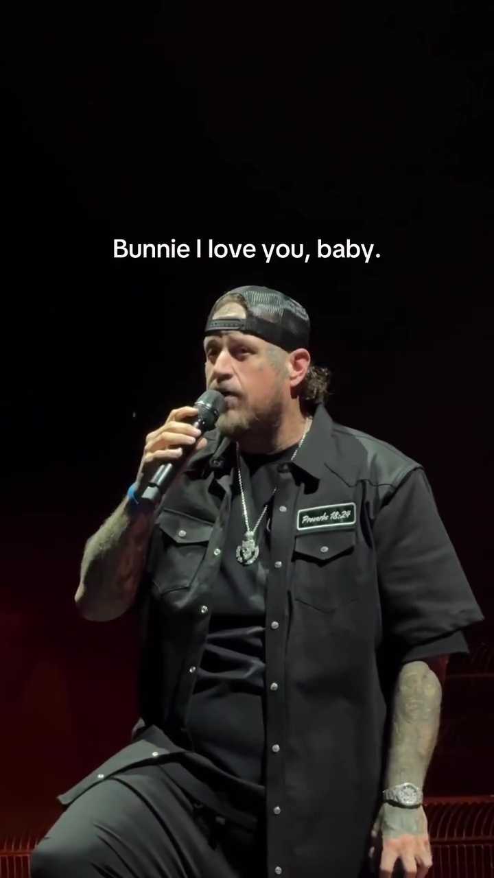 Jelly Roll addresses his divorce from Bunnie XO during a concert.