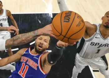 NY Knicks forced to demand fans show up two hours early for game thanks to Trump