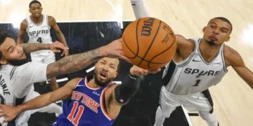 NY Knicks forced to demand fans show up two hours early for game thanks to Trump