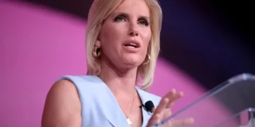 Podcasters erupt at Fox News host’s ‘beyond parody’ moment: ‘Can’t believe she said that’