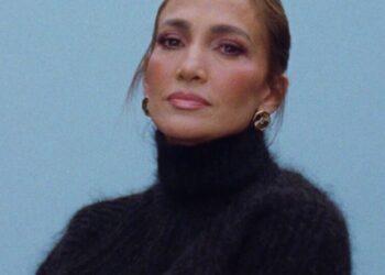 For Jennifer Lopez and Brett Goldstein, Romance Is Everything