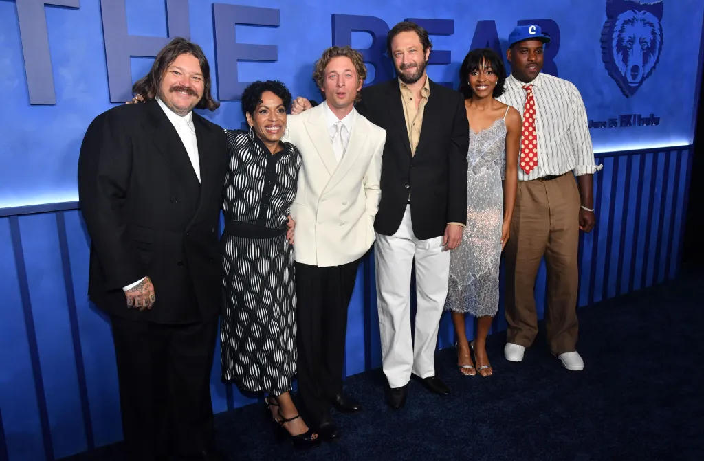 Matty Matheson, Liza Colón-Zayas, Jeremy Allen White, Ebon Moss-Bachrach, Ayo Edebiri and Lionel Boyce posing at FX's 'The Bear' Final Family Meal Event.