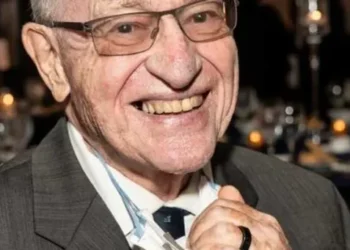 Ex-Trump lawyer to sit down with House Epstein investigators to ‘set the record straight’