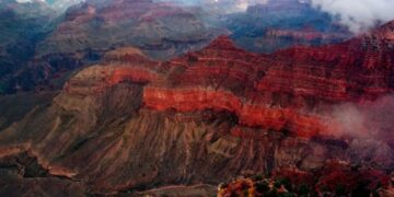 3 hikers die of suspected heat-related illness during rising temperatures at Grand Canyon