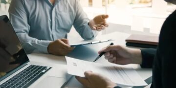 Job seeker uses uncomfortable tactic to get $12K higher offer: ‘It is a game of chicken’