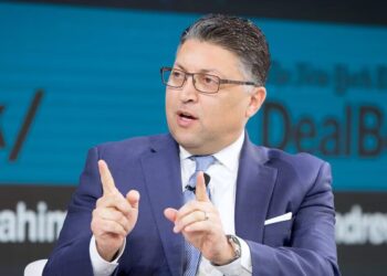 Paramount Chief Lawyer Slams ‘Fear-Mongering’ Warner Bros. Merger Critics