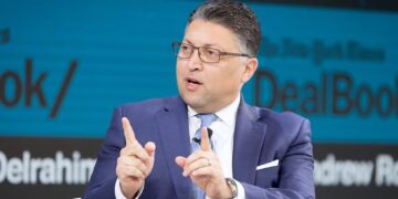 Paramount Chief Lawyer Slams ‘Fear-Mongering’ Warner Bros. Merger Critics