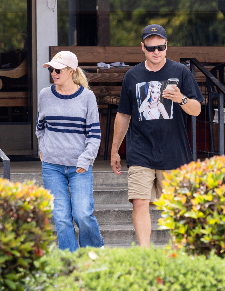 Spencer Pratt and Heidi Montag leaving a Mexican restaurant.