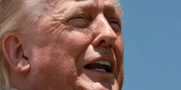 Trump mocks MAGA loyalists and ‘declares his donors stupid’ in latest cash grab: analyst
