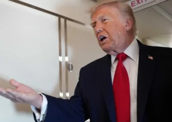 Trump arrives late and unhappy to Wisconsin event — and CNN reporter reveals why