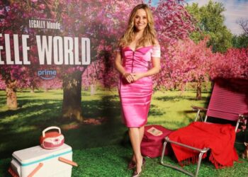 Reese Witherspoon Tears Up as ‘Legally Blonde’ Cast Reunites for ‘Elle’: ‘Privilege of My Life’