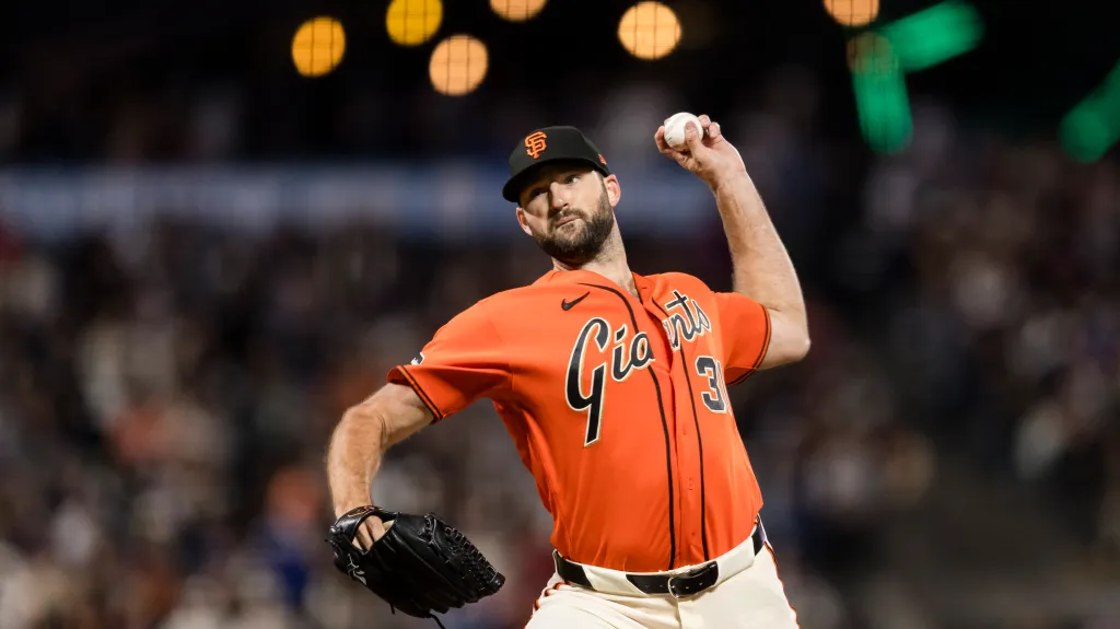 San Francisco Giants pitcher Sam Hentges (31) throws against the Chicago Cubs.