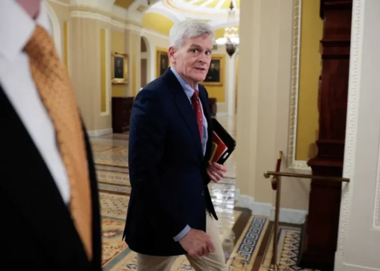 CNN analysts floored as Republicans send Trump ‘major rebuke’ in war powers vote
