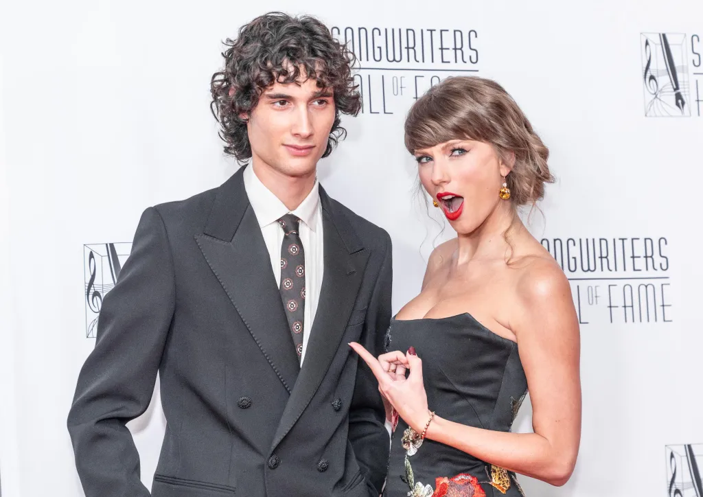 Sombr and Taylor Swift at the Songwriters Hall of Fame Induction and Awards Gala.