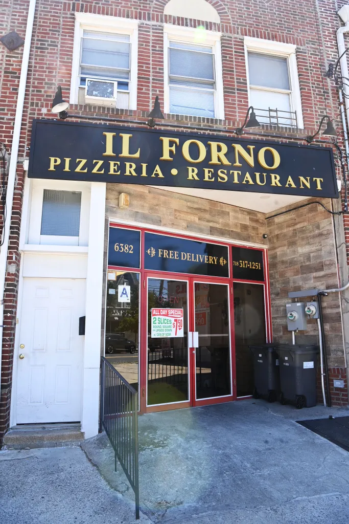 The front of Il Forno pizzeria