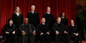 Expert sounds alarm as Supreme Court reveals ‘no one left to pull it back from the brink’