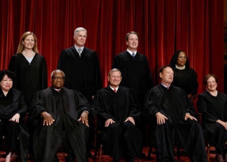 Expert sounds alarm as Supreme Court reveals ‘no one left to pull it back from the brink’